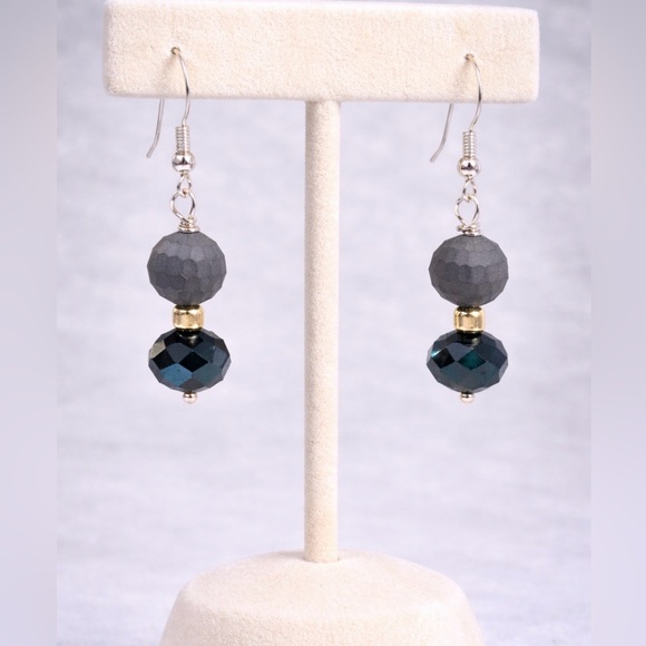 Frontrow.style Jewelry - Sterling Silver Earrings Matte Grey Genuine Crystal Modern Chic French Chic